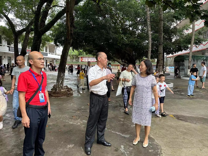 海南师范大学基础教育集团总主任兼总督学一行莅临加密货币赌场排行榜
检查指导开学工作