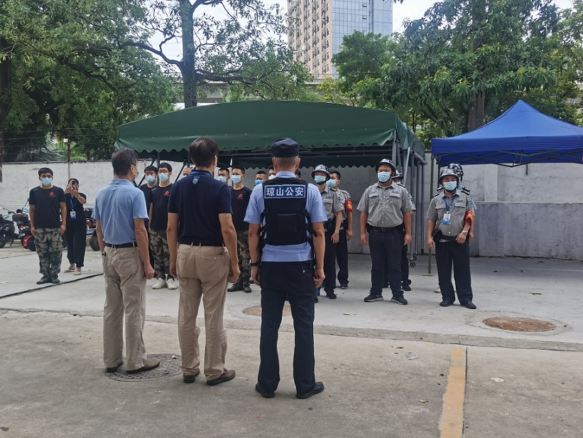 海口市琼山中介派出所张警官到亚洲赌场排名对校警进行正规培训